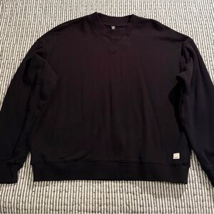 Vuori Women’s Black Crewneck Sweater